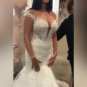Martina Liana Wedding Dress never worn tags still on it .$1200.00